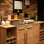 La Boutique 4* Тирана