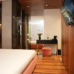 La Boutique 4* Тирана