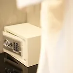La Boutique 4* Тирана