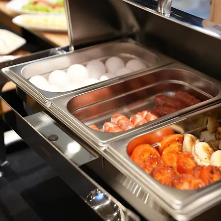 La Boutique 4* تيرانا