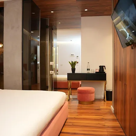 La Boutique 4* Tirana