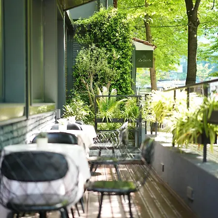 La Boutique 4* Τίρανα