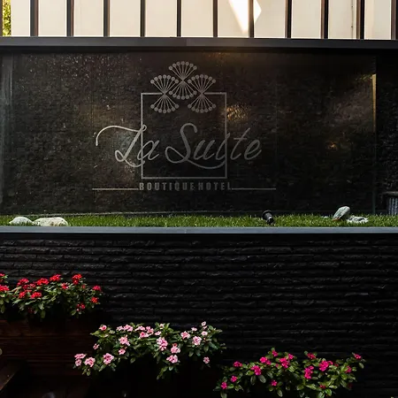 La Boutique 4* Τίρανα